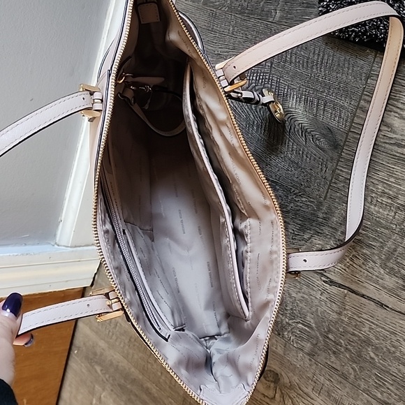 Michael Kors Light Pink Jet Set Tote - Picture 2 of 7